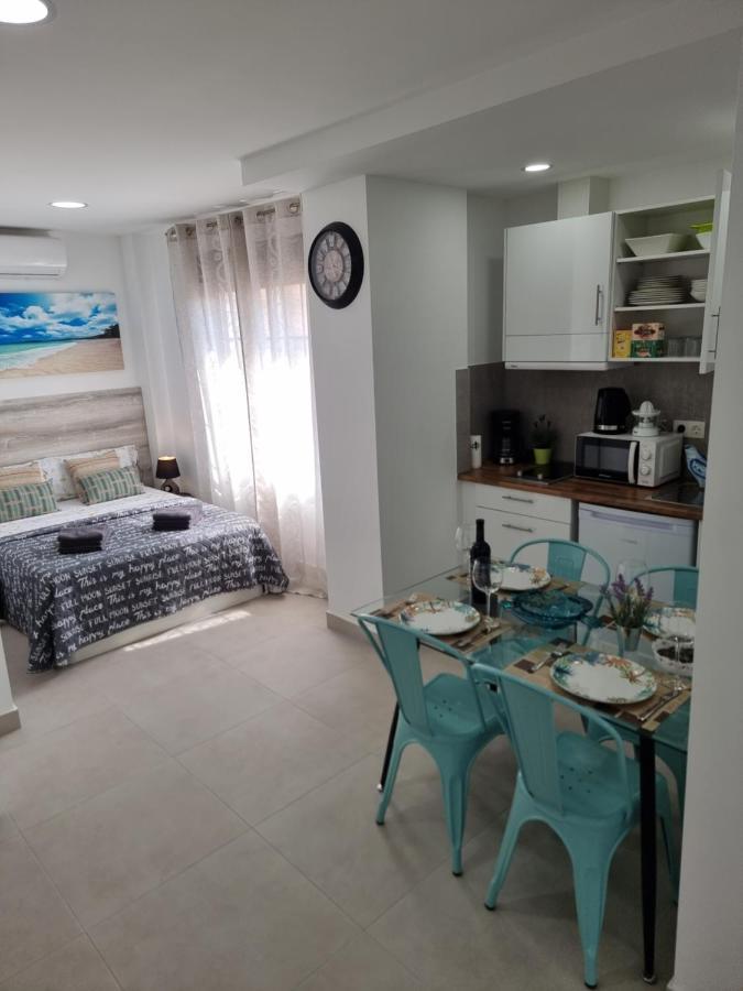 Apartamentos Elemar Free Luggage Storage Málaga Kültér fotó