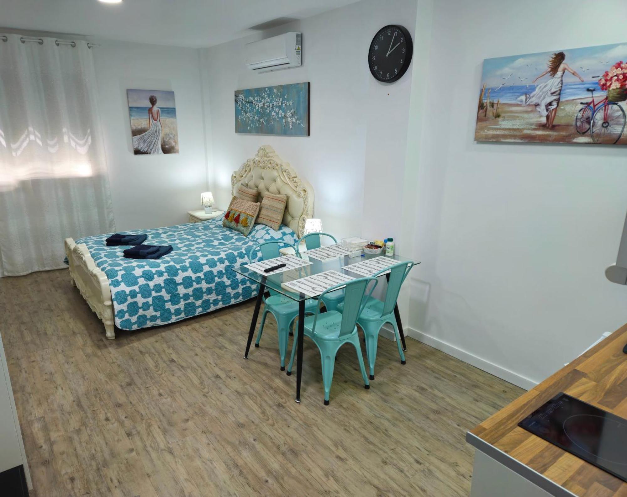 Apartamentos Elemar Free Luggage Storage Málaga Szoba fotó